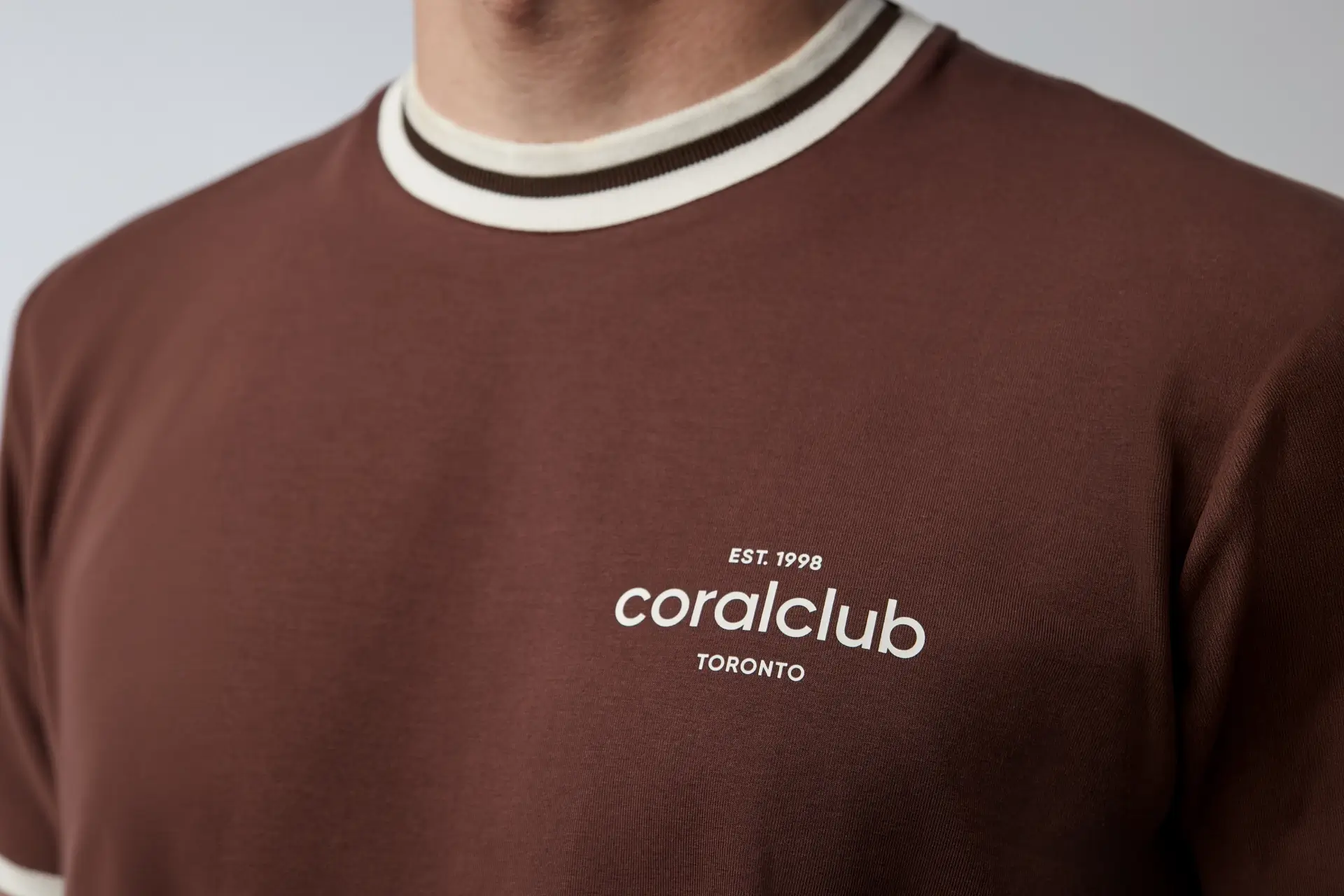 T-shirt straight brown (The SS26 Merch Collection)
