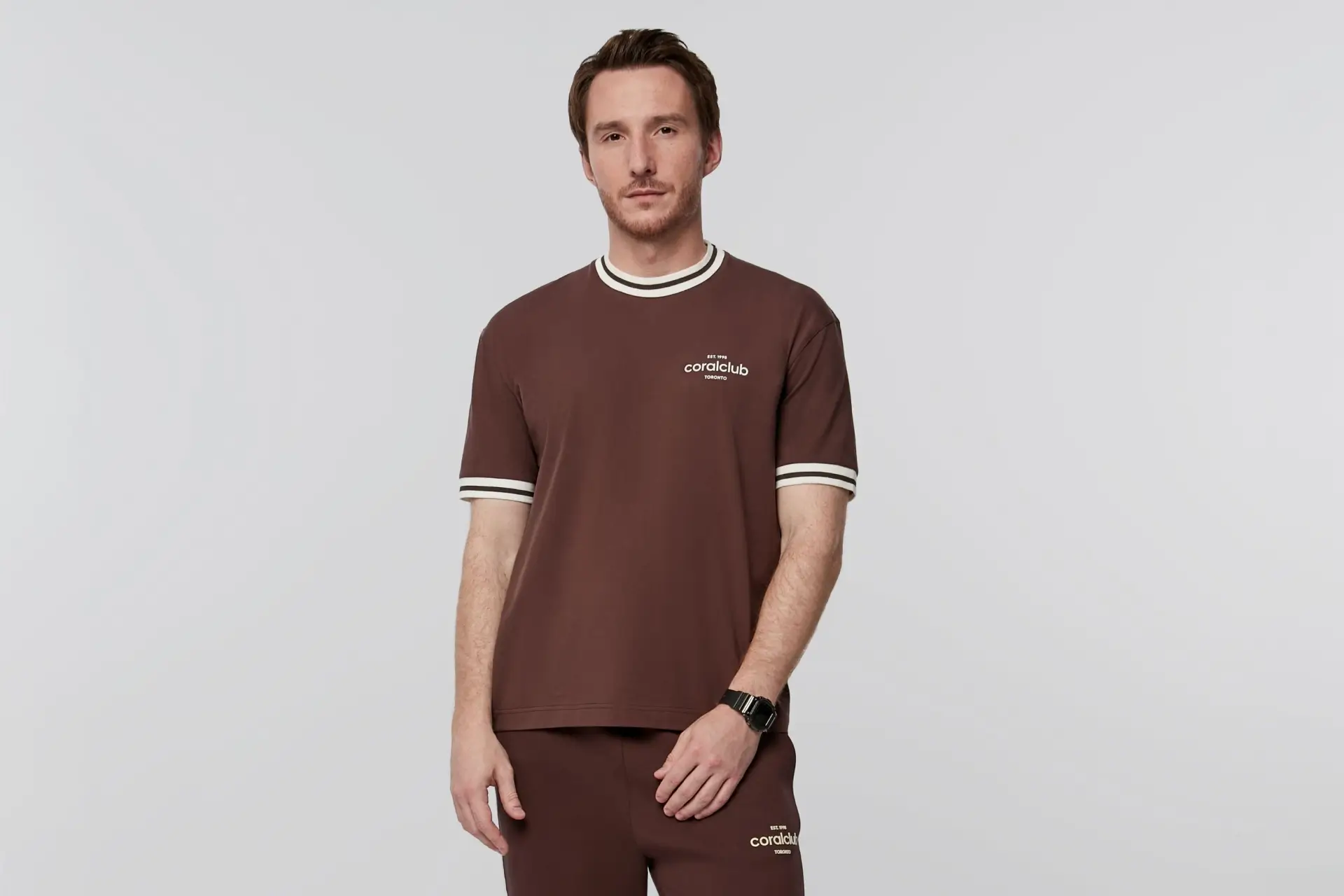 T-shirt straight brown (The SS26 Merch Collection)